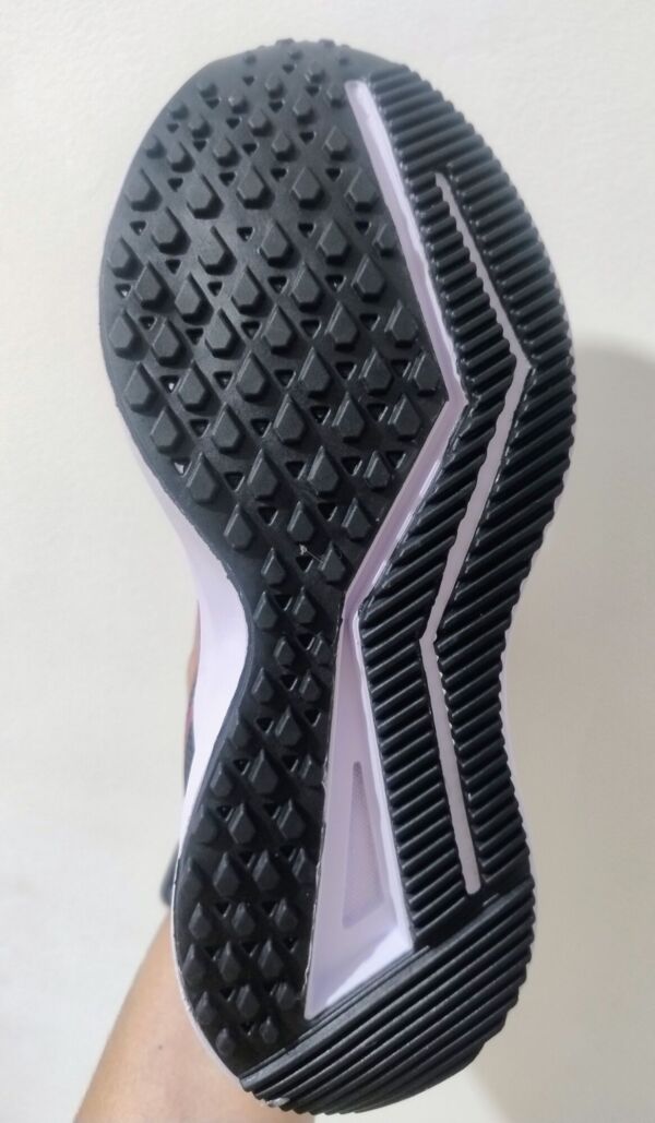 Tênis Nike Zoom Rosa e Preto - Image 3