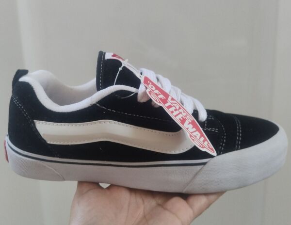 Tênis Vans KNU Preto e Branco